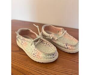 Hey Dude Wendy Girls' Iridescent Leopard canvas shoes Size 9